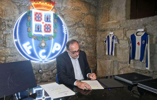 施魏因斯泰 施魏因斯泰