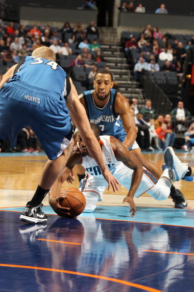 仅吸引了两 仅吸引了两